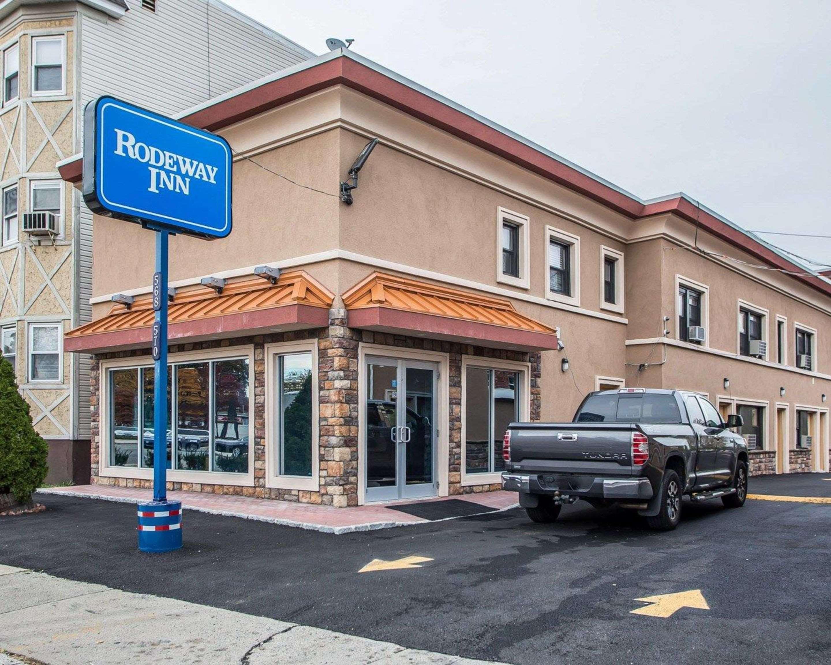 Rodeway Inn Belleville Eksteriør bilde