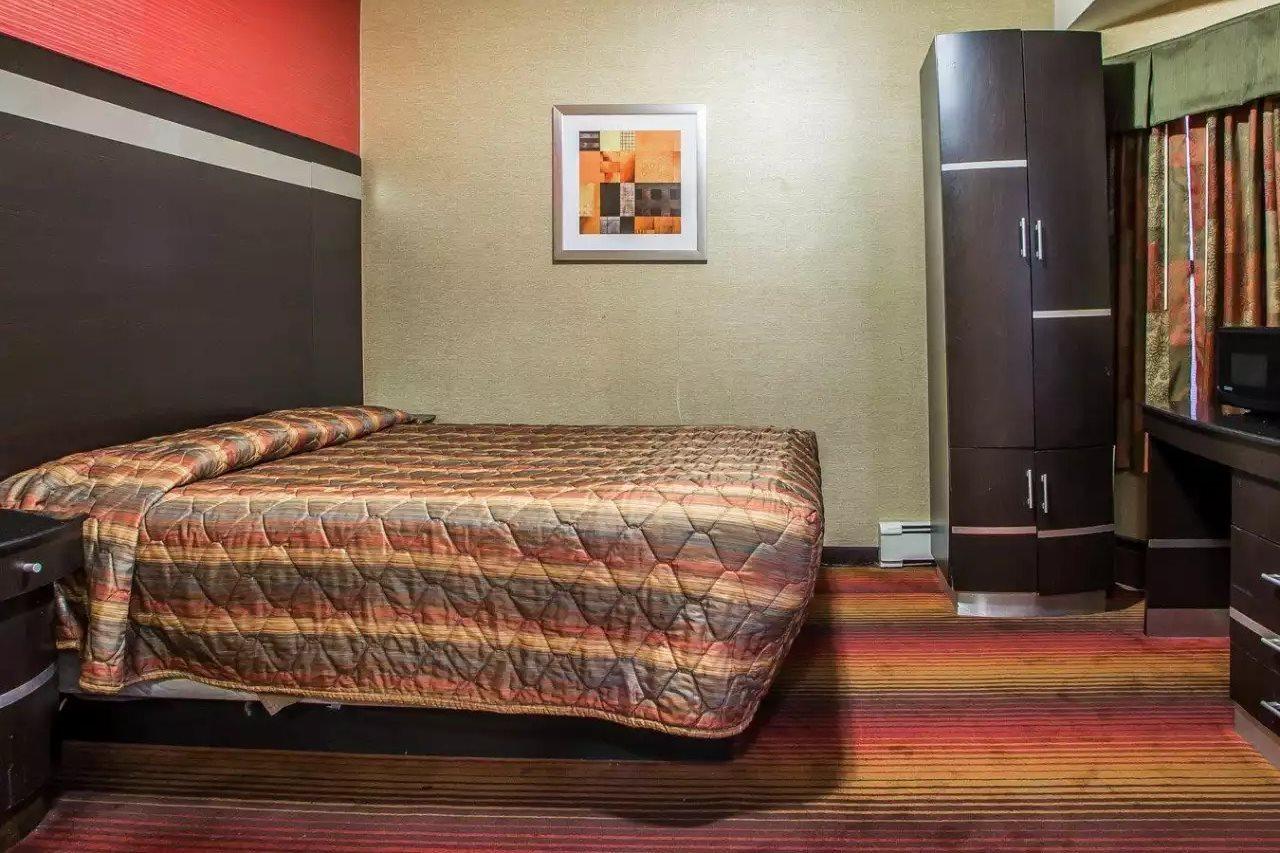 Rodeway Inn Belleville Eksteriør bilde